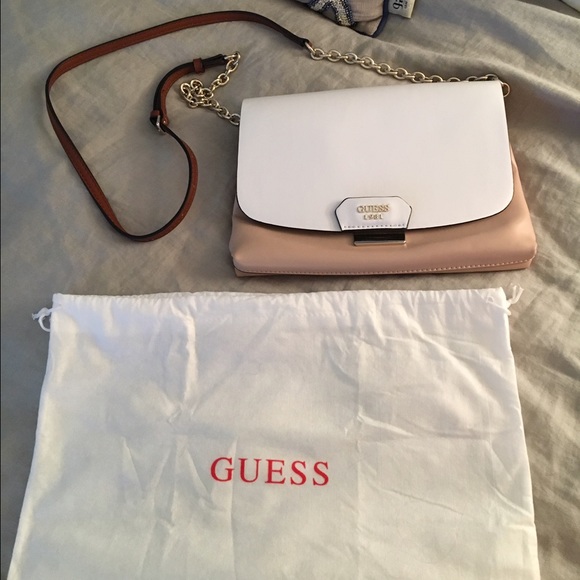 Brand new Guess purse! Perfect condition!
