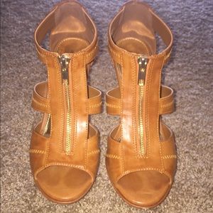Camel zip up heels