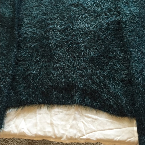 New! Soft~Sz S~Sweater - Picture 4 of 4