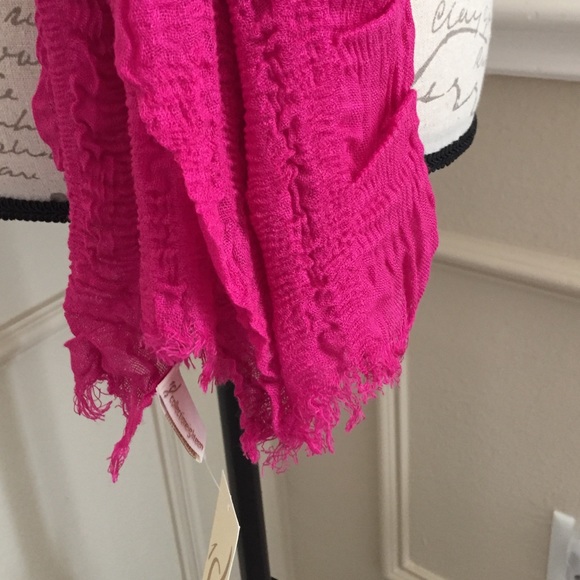 Collections Eighteen Scarf - Picture 4 of 4