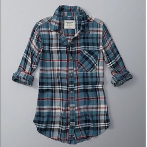 A&F DRAPEY PLAID BUTTON-UP SHIRT