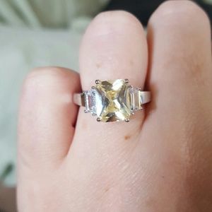 Beautiful Yellow Silver Ring