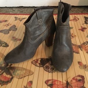Grey, heeled ankle boots.