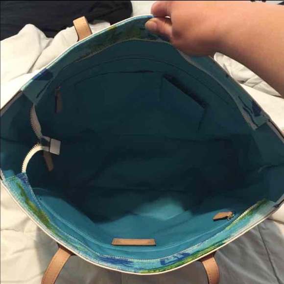 Sold on Ⓜ️ - Picture 3 of 4