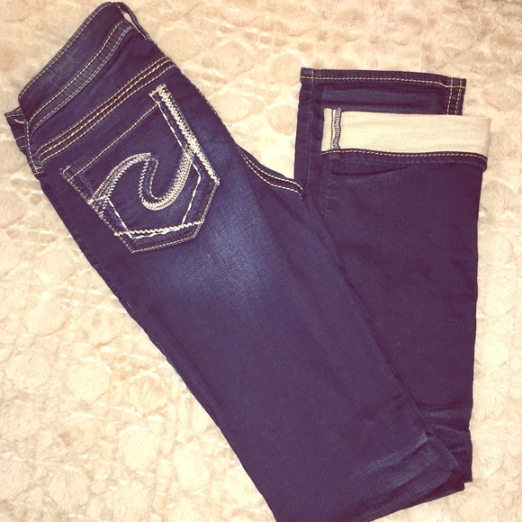 NWOT Silver Dark wash jeans! Size 28/33! 💎