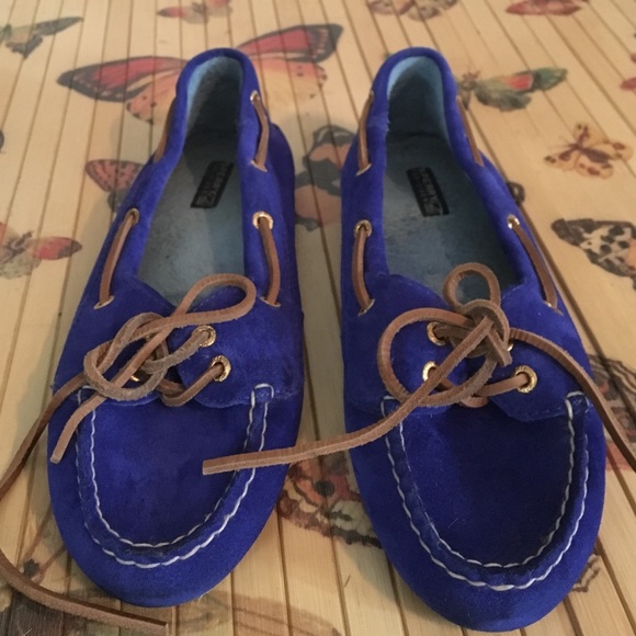Super cute blue moccasins!