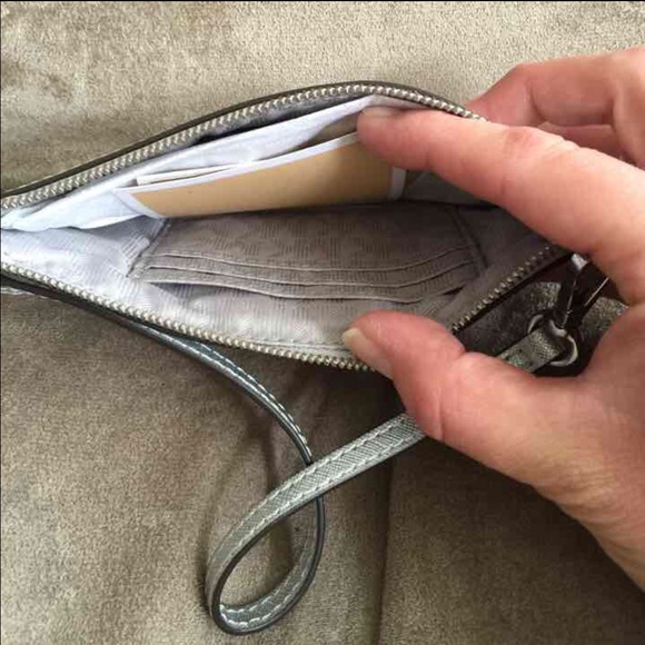 Sold on Ⓜ️ - Picture 2 of 4