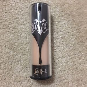 Kay Von D Lock-It Foundation