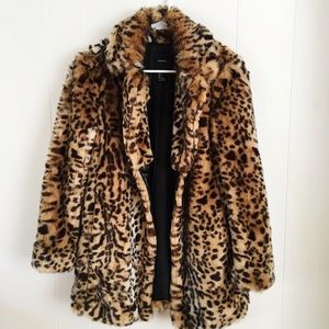 Faux leopard fur coat (like new)