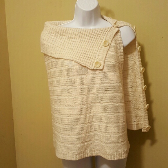 Moda International cape