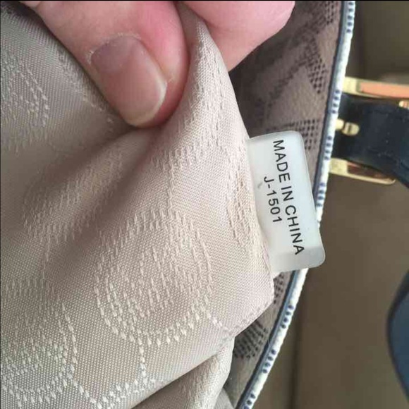 Sold on Ⓜ️ - Picture 4 of 4