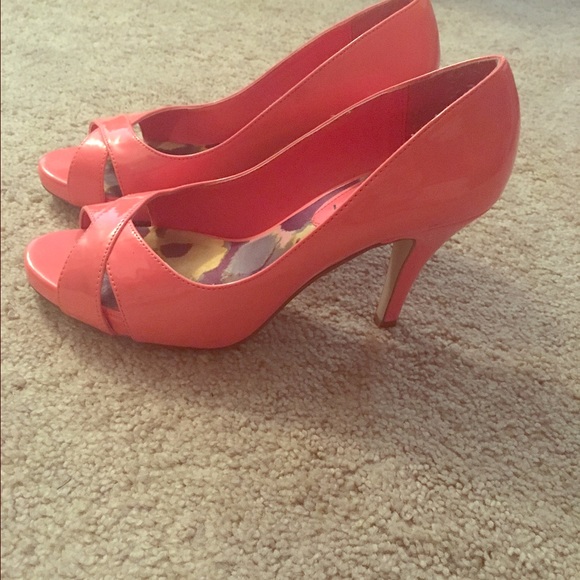Steve Madden coral shoes