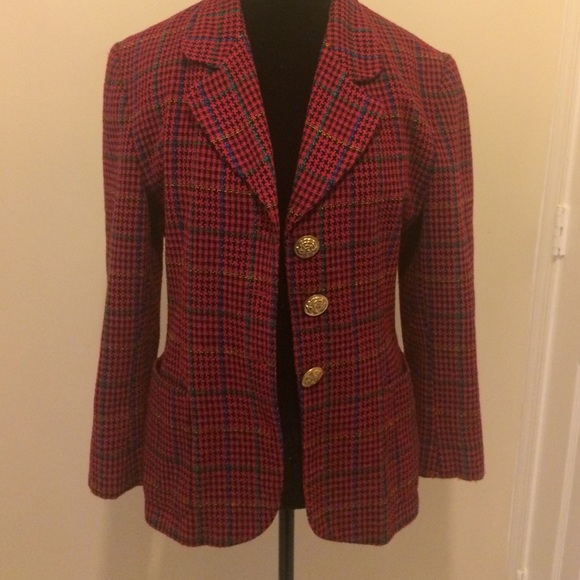 Plaid blazer with gold detailed buttons