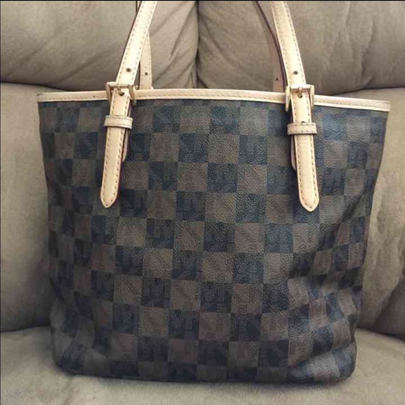 Sold on Ⓜ️ - Picture 2 of 4