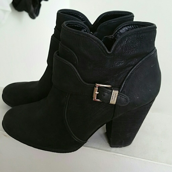 Vince Camuto Genuine Leather Booties GUC