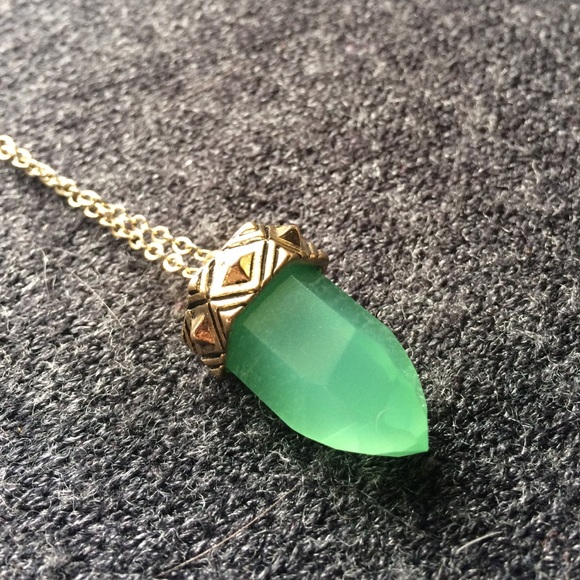 Jade Green Gem Shard Necklace - Picture 2 of 3