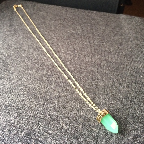 Jade Green Gem Shard Necklace - Picture 3 of 3