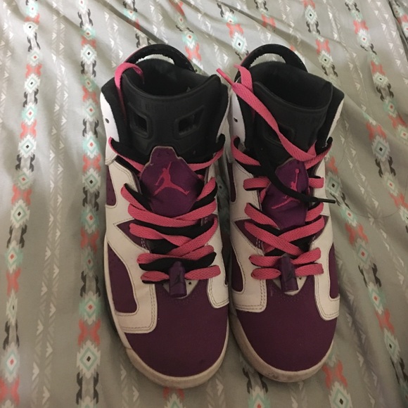 Girls Jordan retro 6's