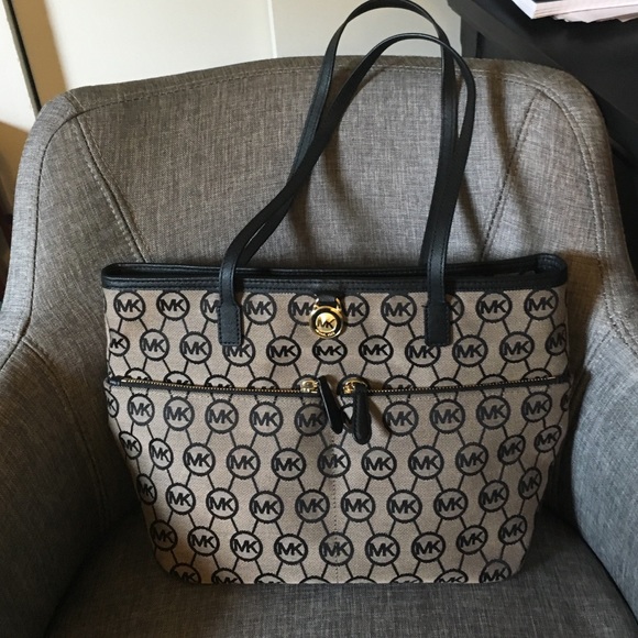 🎉Price Reduced!!🎉Michael Kors tote