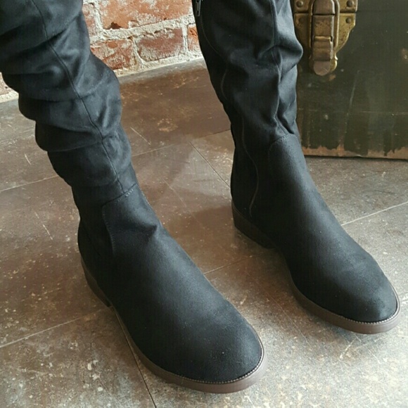 ๐ BLACK scrunchy over the knee lace up boot - Picture 2 of 4