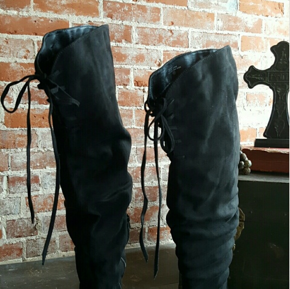 ๐ BLACK scrunchy over the knee lace up boot - Picture 3 of 4