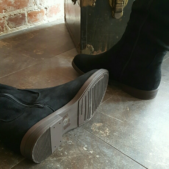 ๐ BLACK scrunchy over the knee lace up boot - Picture 4 of 4