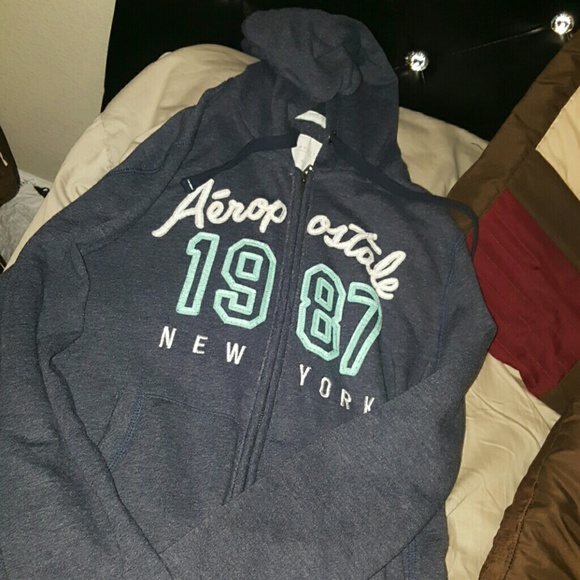 Aeropostale 1987 sweater