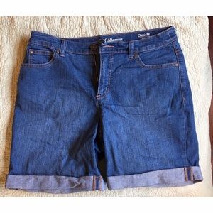 Classic fit Jean shorts
