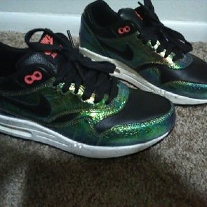 Nike air max mens 7 girls 9