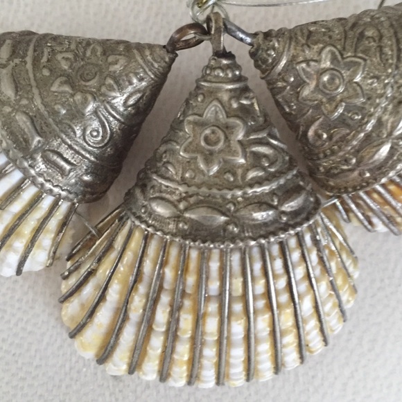 Shell & silver ornament - Picture 4 of 6