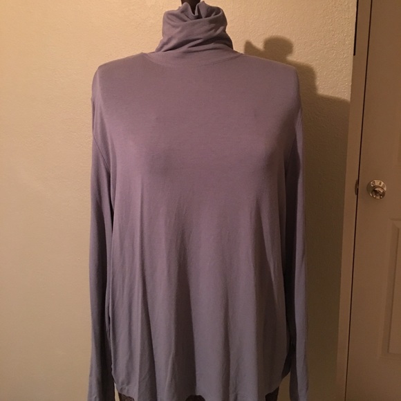 Chicos thin moch neck light weight - Picture 2 of 3