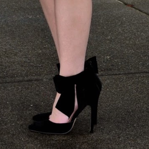 shoedazzle Shoes - Bow heels shoedazzle Shoes - Bow heels