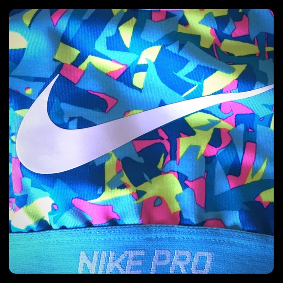 Nike - Girls sports bra