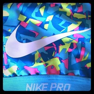Nike - Girls sports bra