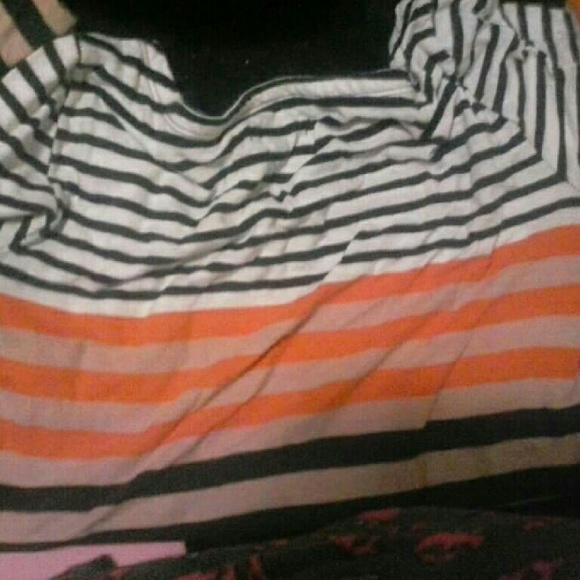 Clothes - Picture 4 of 4
