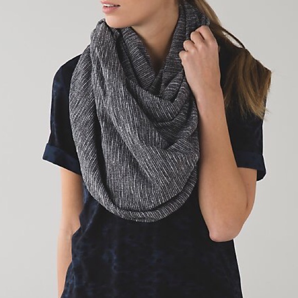 Lululemon Vinyasa Scarf (Like New Condition)