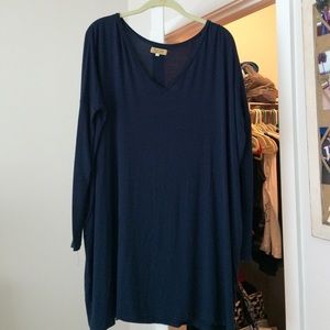 Piko--navy v-neck tunic size M