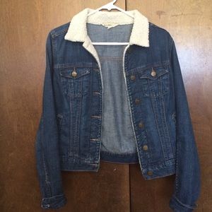 Bullhead denim jean jacket! Fur collar!