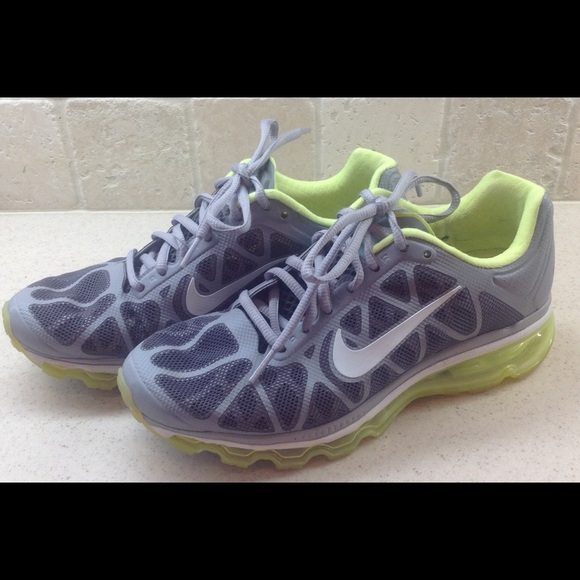 Women's Nike Air Max Shoes - size 8