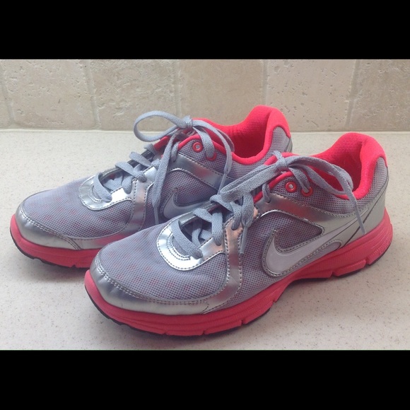 Women's Nike Shoes - size 8