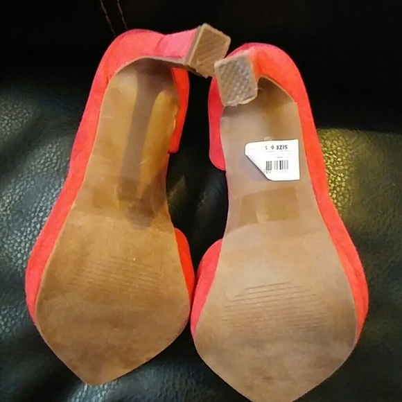 Charlotte Russe Pumps - Picture 3 of 3