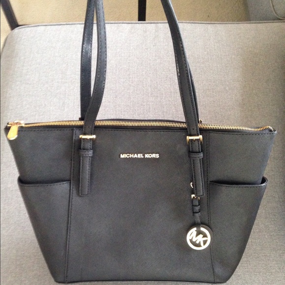 Black Michael Kors Jet Set purse