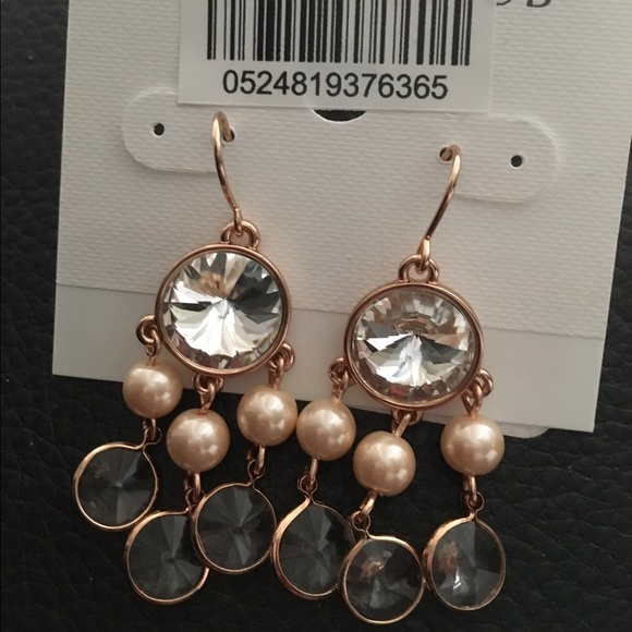 Beautiful, pearl earrings