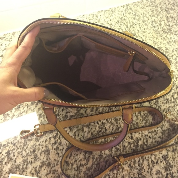 Purse - Picture 3 of 4