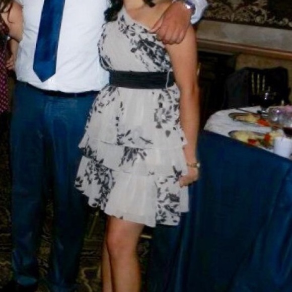 Ruffled Party Dress - Picture 3 of 4