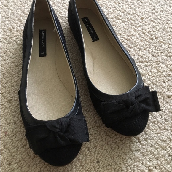 Cute black ballet flats
