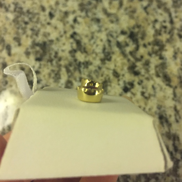 Earrings - Picture 3 of 4