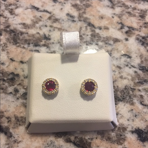 Earrings - Picture 4 of 4