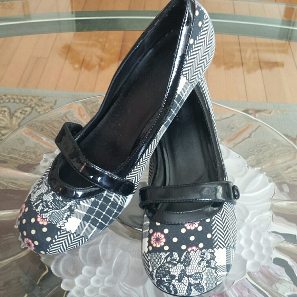 Paterned & Patent MaryJanes sz7