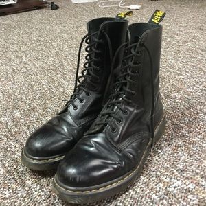 Black Dr. Martens Originals SALE LAST DAY 🎉